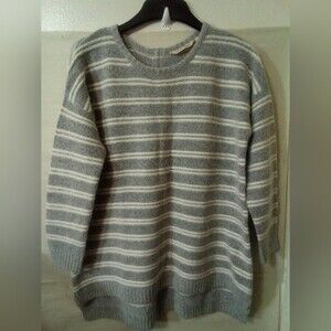 Soft sorrowndings small sweater top